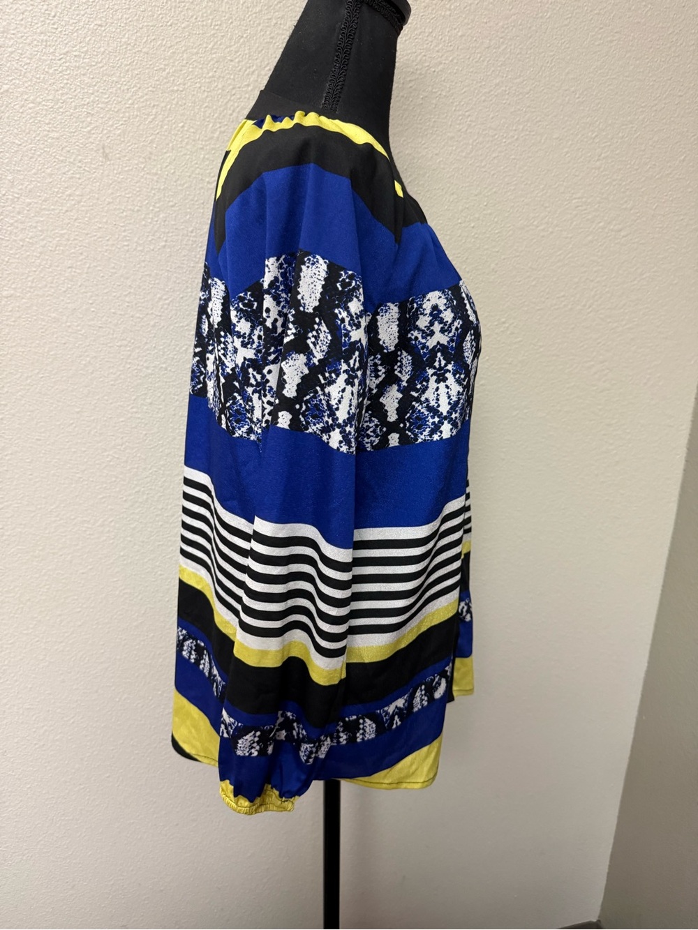 Calvin Klein Blue Yellow Stripe Snake Print Button Blouse Top Small EUC - Picture 7 of 10
